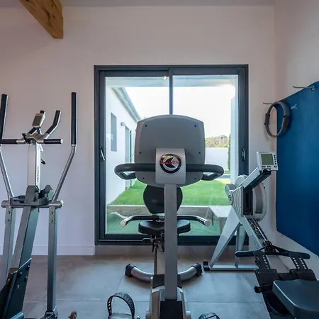 Maison Familiale Neuve Avec Piscine Chauffee 빌라 *