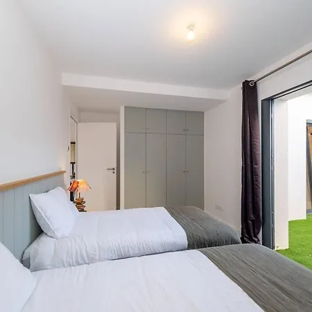 Maison Familiale Neuve Avec Piscine Chauffee 빌라 *