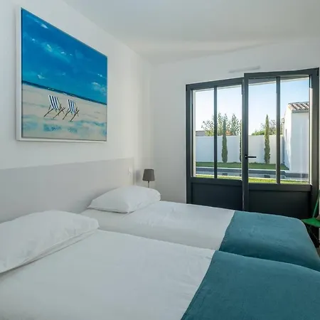 Maison Familiale Neuve Avec Piscine Chauffee